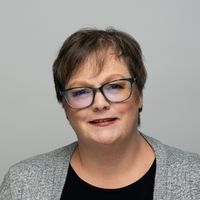 photo of Lisa Mitchell